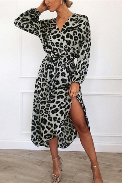 Faye| V-Ausschnitt Sexy Leopard Kleid