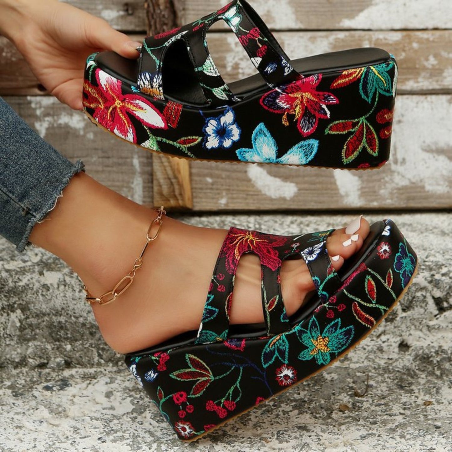 Evelyn® | Cutout Floral Peep Toe Sandalen