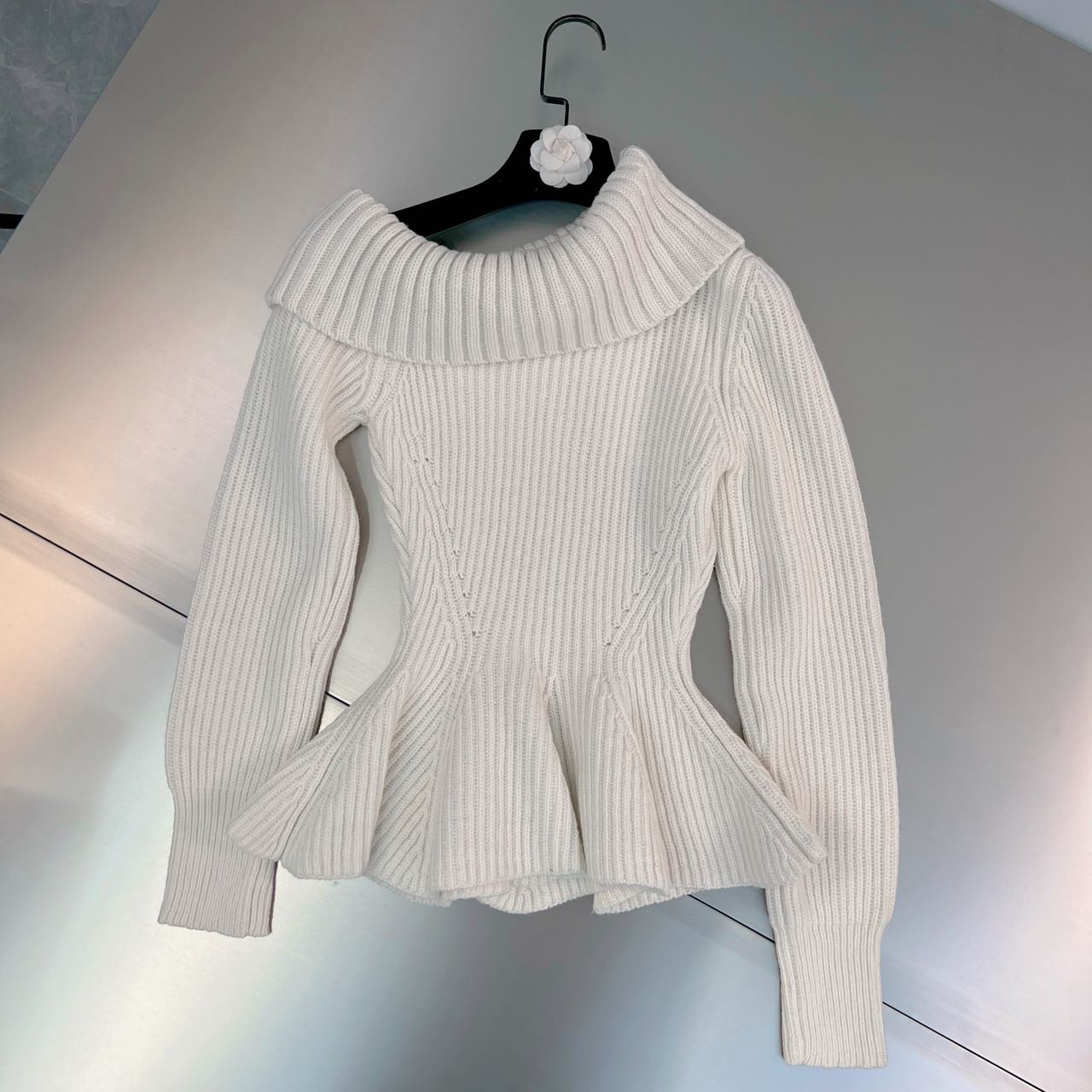 Annalee | Effortless and Chic Pullover