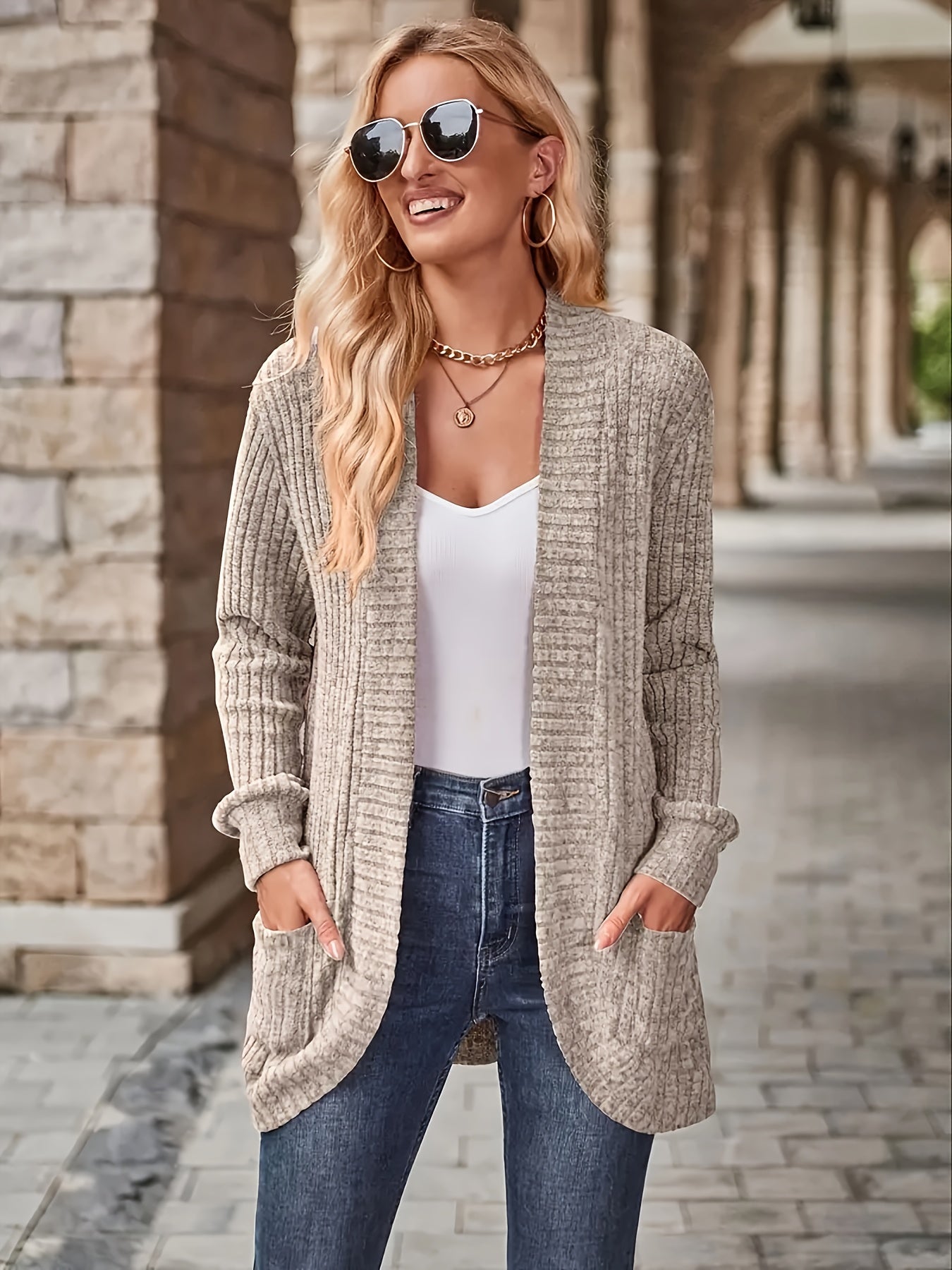 Drea | Maßgeschneiderte und elegante Winter-Strickjacke