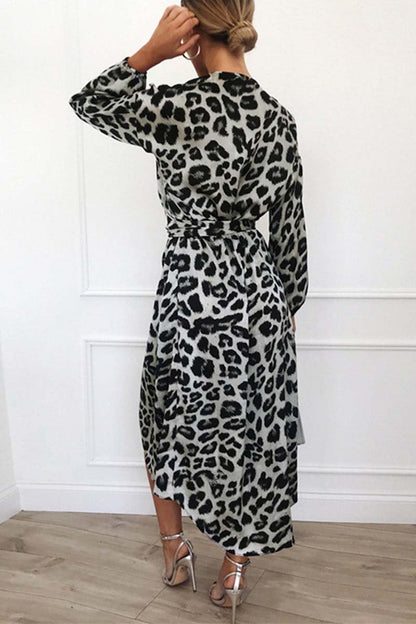 Faye| V-Ausschnitt Sexy Leopard Kleid