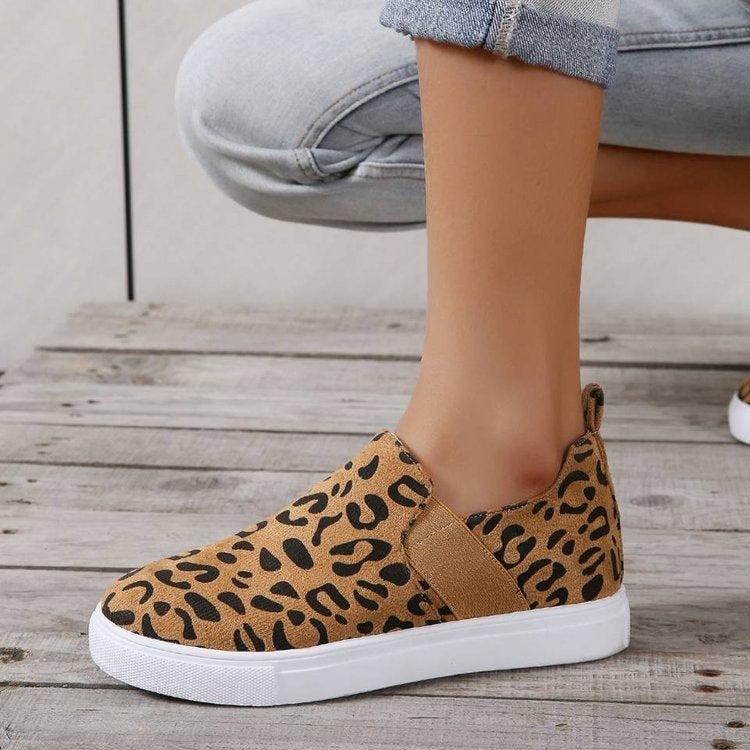 sneakers  | Women's Classic Round toe Slip on Flat Sneakers | thecurvestory.myshopify.com