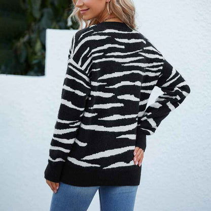 Jeya | Modern and Versatile Pullover