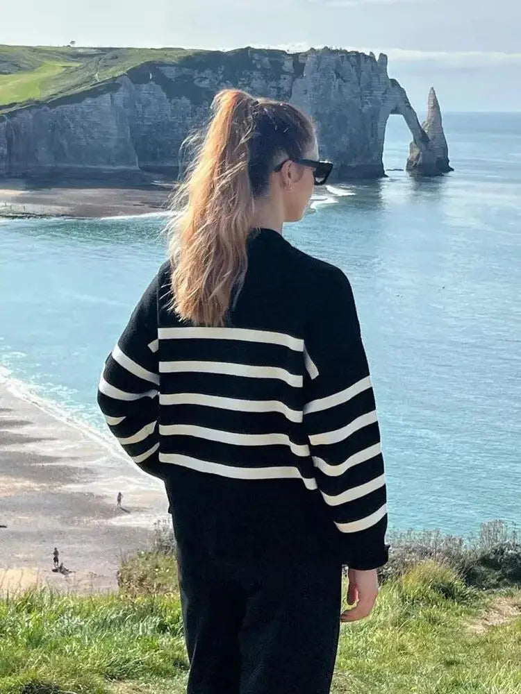 Ilona | Modischer und minimalistischer Pullover