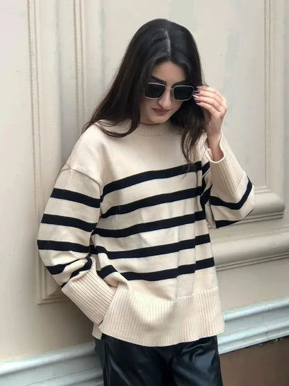 Ilona | Modischer und minimalistischer Pullover