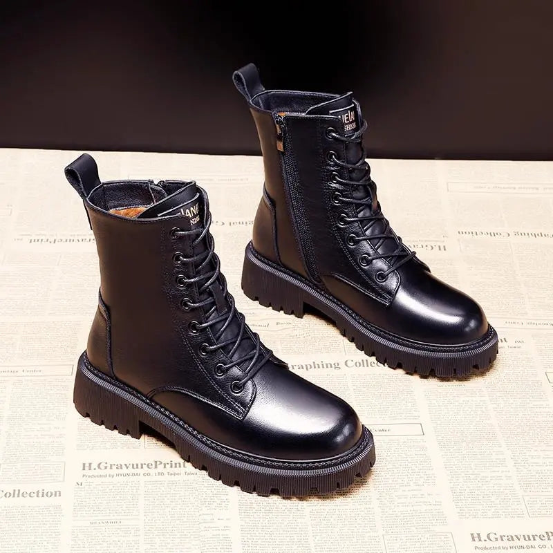 Suzette® | Stilvolle schwarze Stiefel