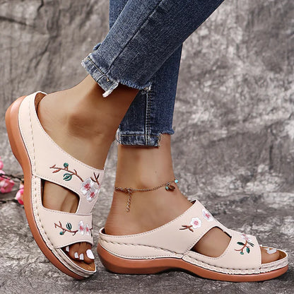 Timeless and supportive orthopedic winter Sandals