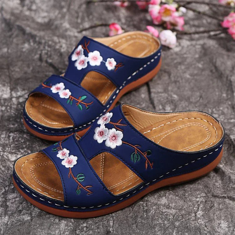 Runa® | Zarte Sandalen mit floraler Stickerei und Komfortsohle