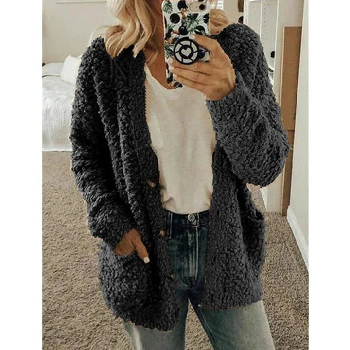 Kateryna | Maßgeschneiderte und elegante Winter-Strickjacke