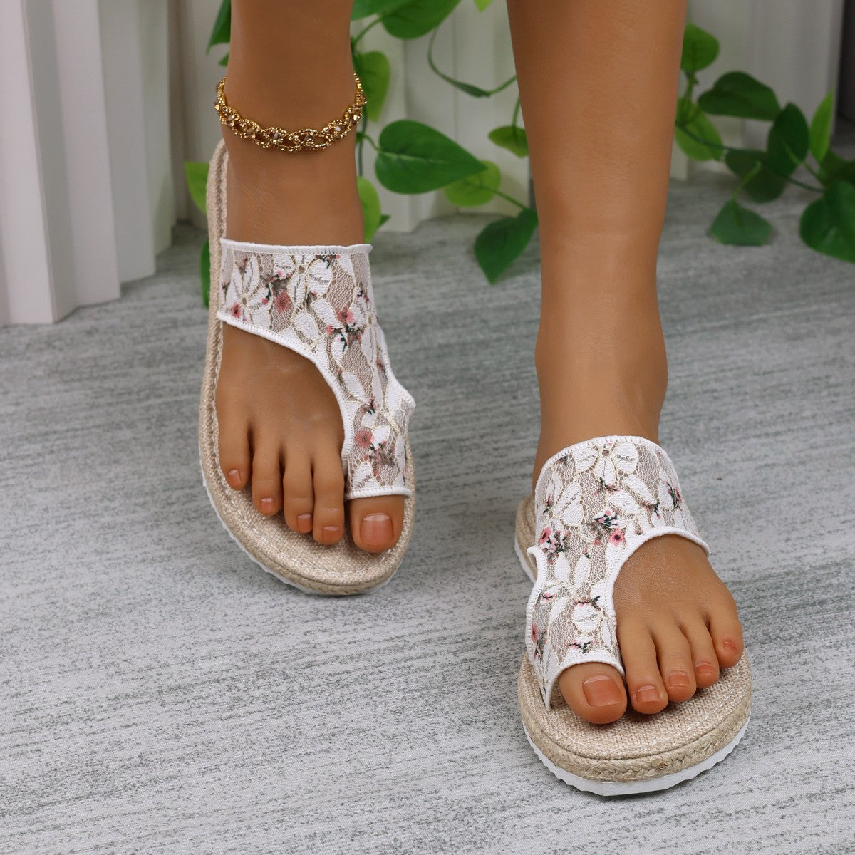 Everly® | Blume Flache Sandalen mit Zehensteg