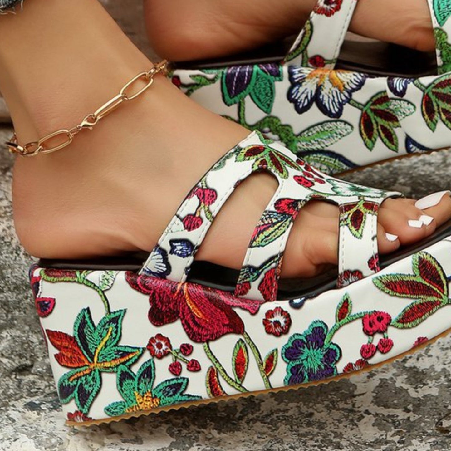 Evelyn® | Cutout Floral Peep Toe Sandalen