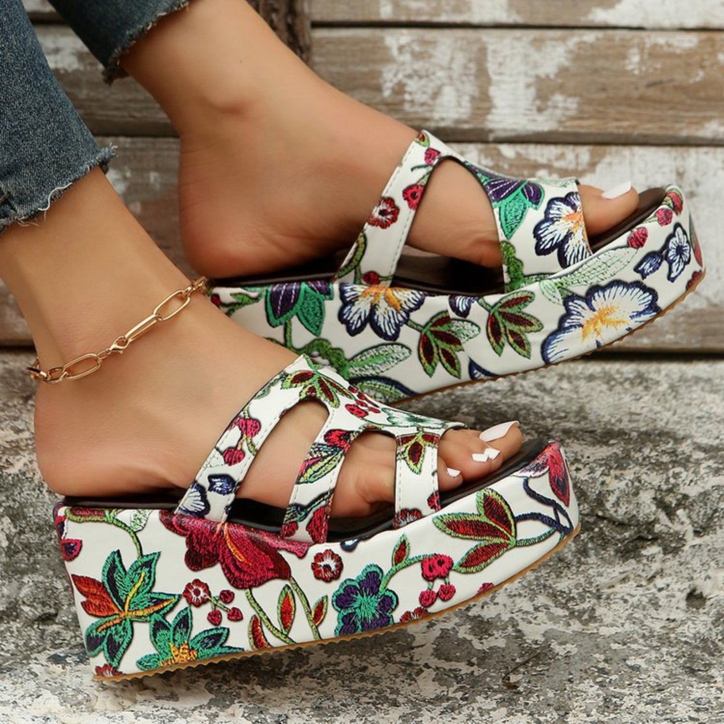 Evelyn® | Cutout Floral Peep Toe Sandalen