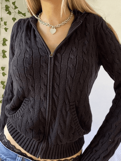 DeeDee® | Maßgeschneiderte und elegante Strickjacke